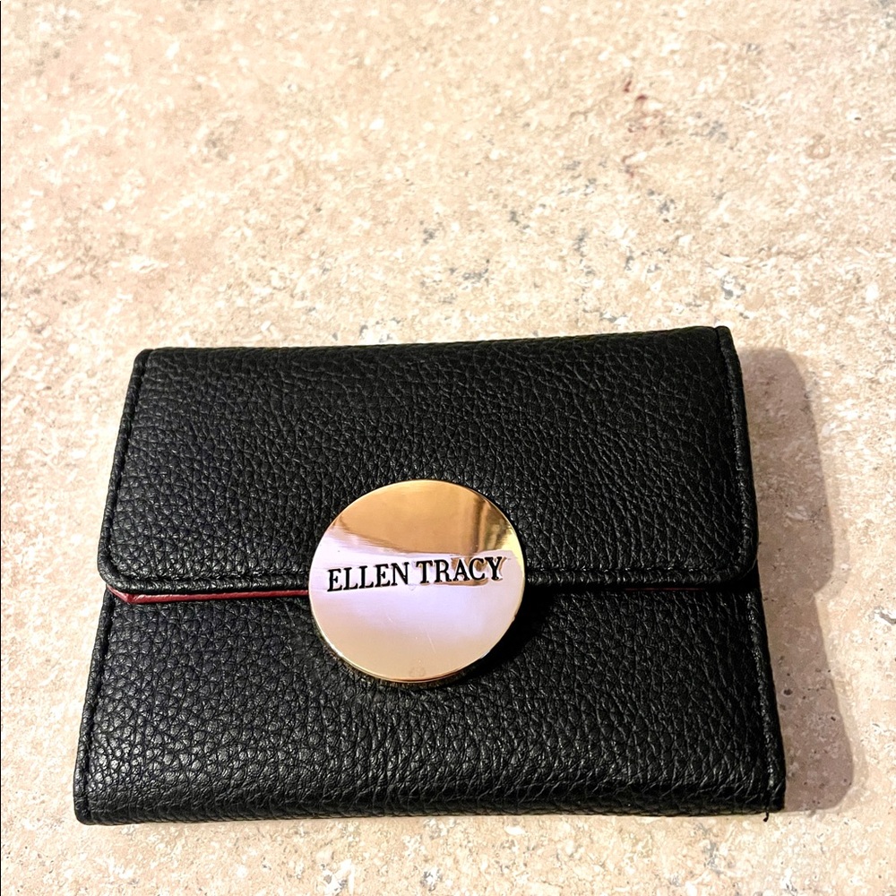 NWOT - Ellen Tracy Wallet The Pebble Grain Collection